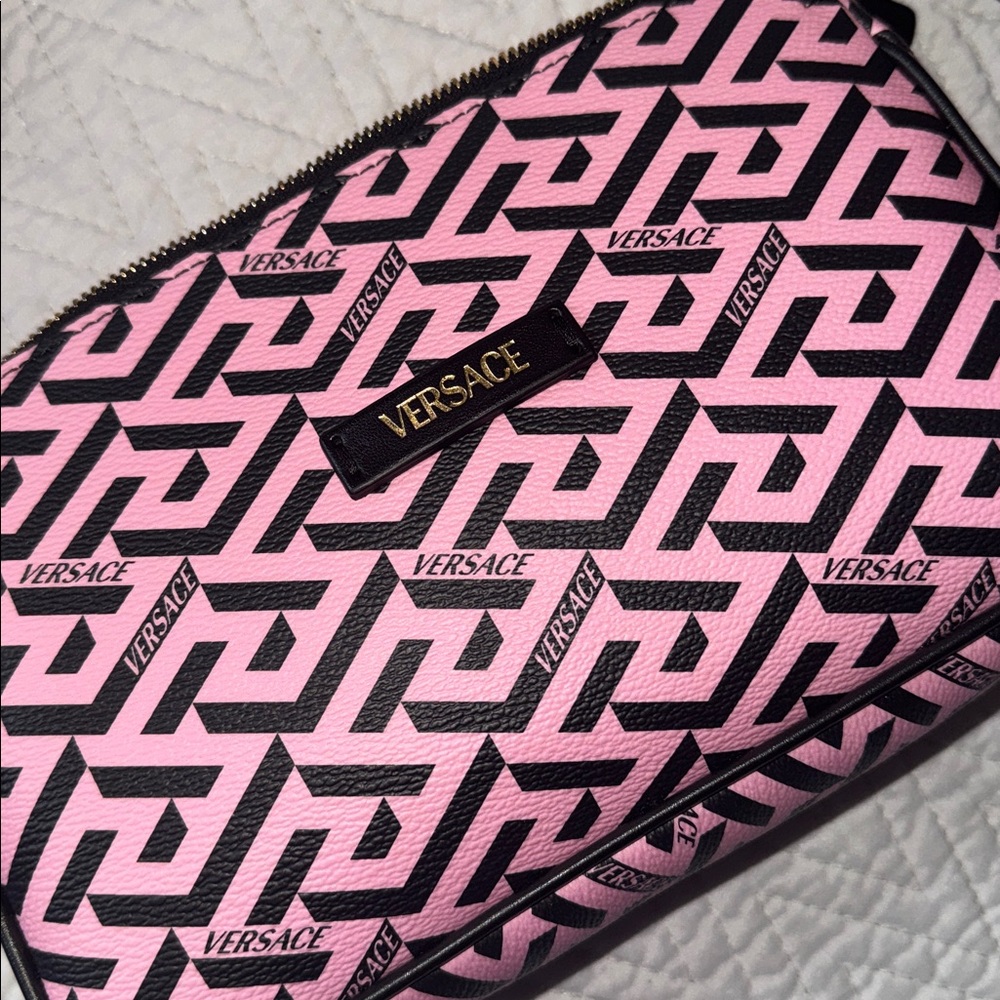 NWT Versace Pink and Black Shoulder Bag 2COA’s & dust bag, Sales tags Full set ! - Picture 6 of 16